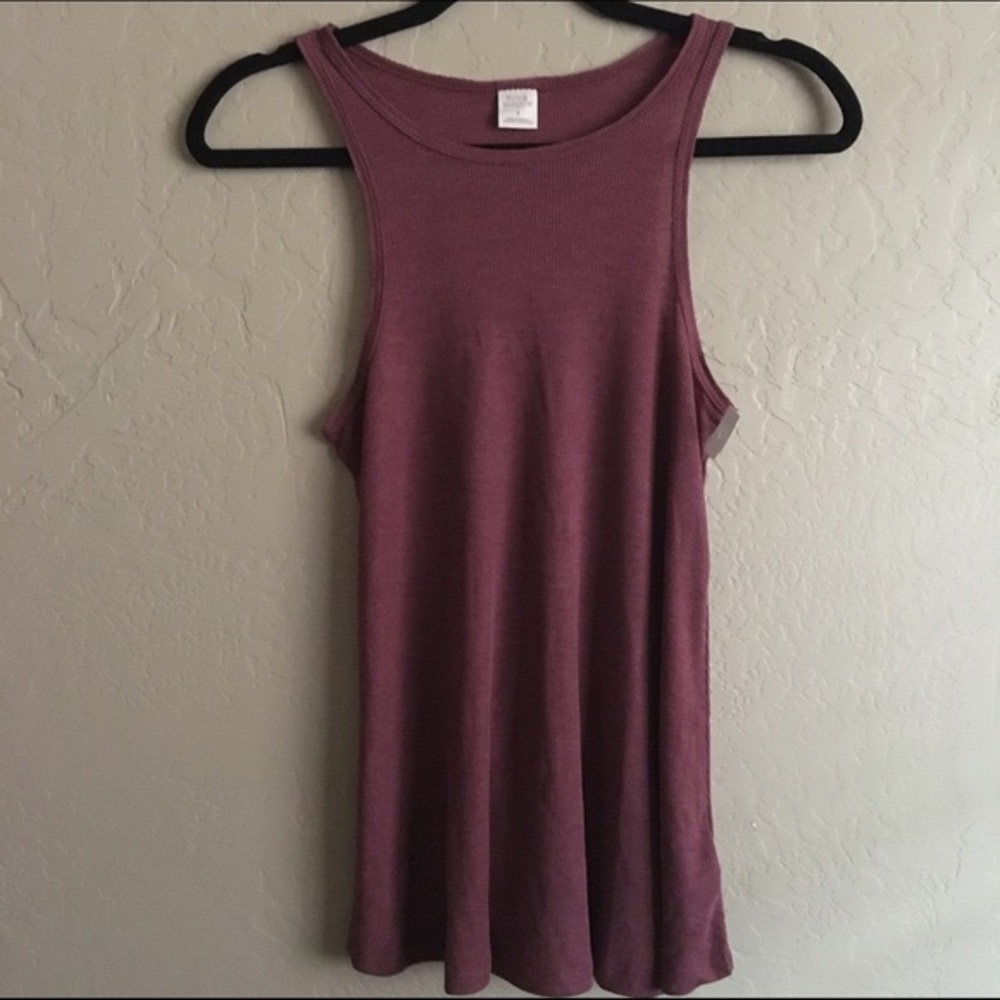 Sun & Shadow burgundy tank